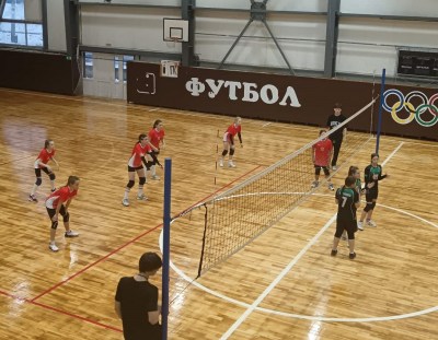 Турнир по волейболу среди девушек ко Дню матери