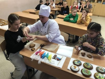 Мастер-класс «Роспись глазурью на имбирных пряниках» 